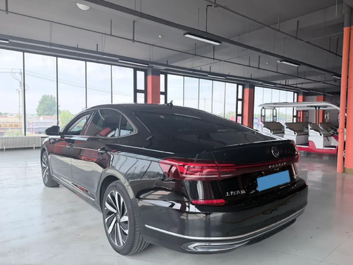 2025 Volkswagen Passat 2.0T 220HP L4 7DCT,autocango,china used car exporter,china ev exporter,chinese used car exporter,chinese used ev exporter
