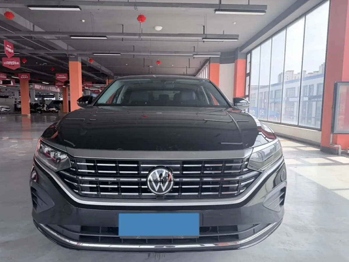 2025 Volkswagen Passat 2.0T 220HP L4 7DCT,autocango,china used car exporter,china ev exporter,chinese used car exporter,chinese used ev exporter