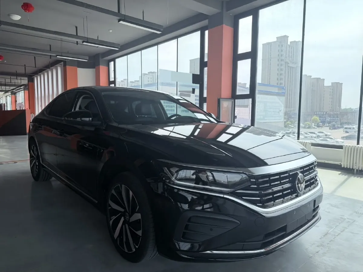 2025 Volkswagen Passat 2.0T 220HP L4 7DCT,autocango,china used car exporter,china ev exporter,chinese used car exporter,chinese used ev exporter