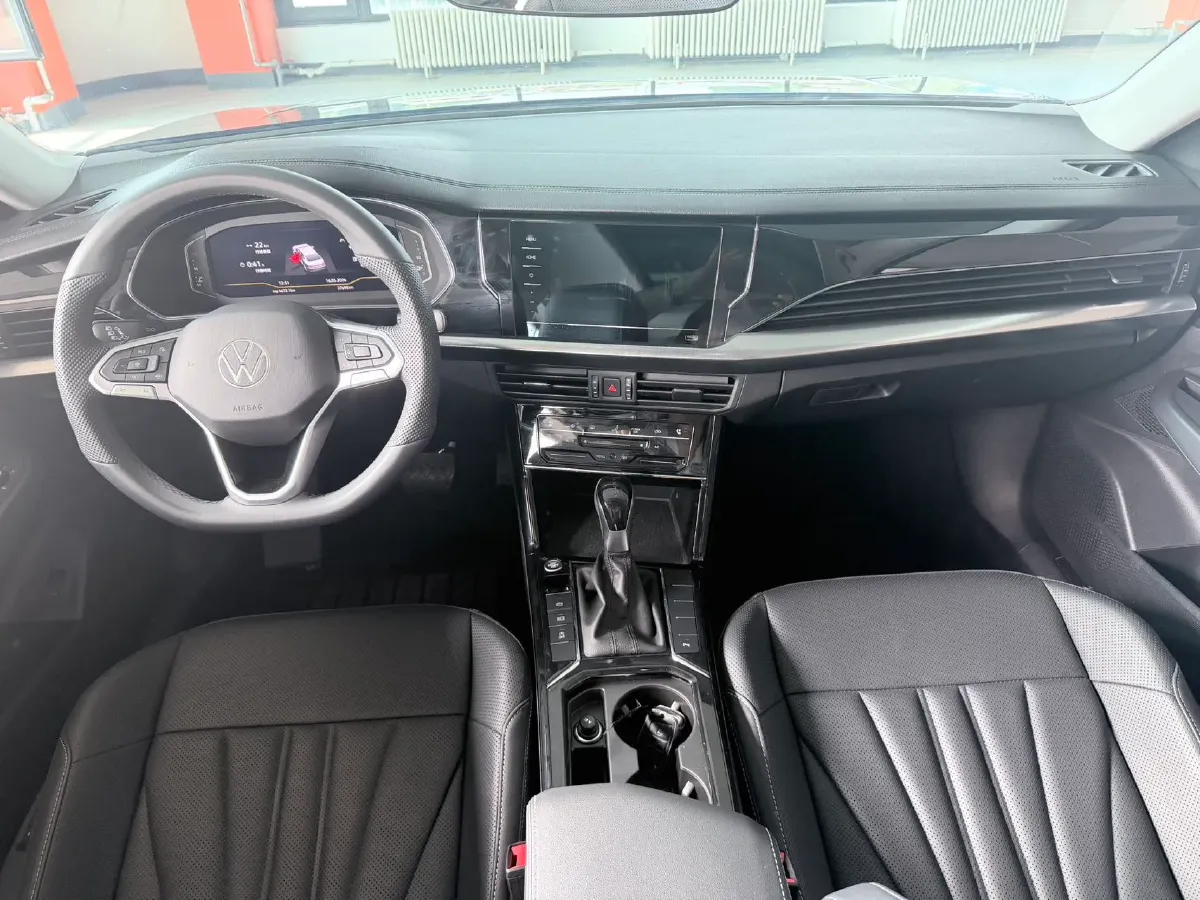 2025 Volkswagen Passat 2.0T 220HP L4 7DCT,autocango,china used car exporter,china ev exporter,chinese used car exporter,chinese used ev exporter
