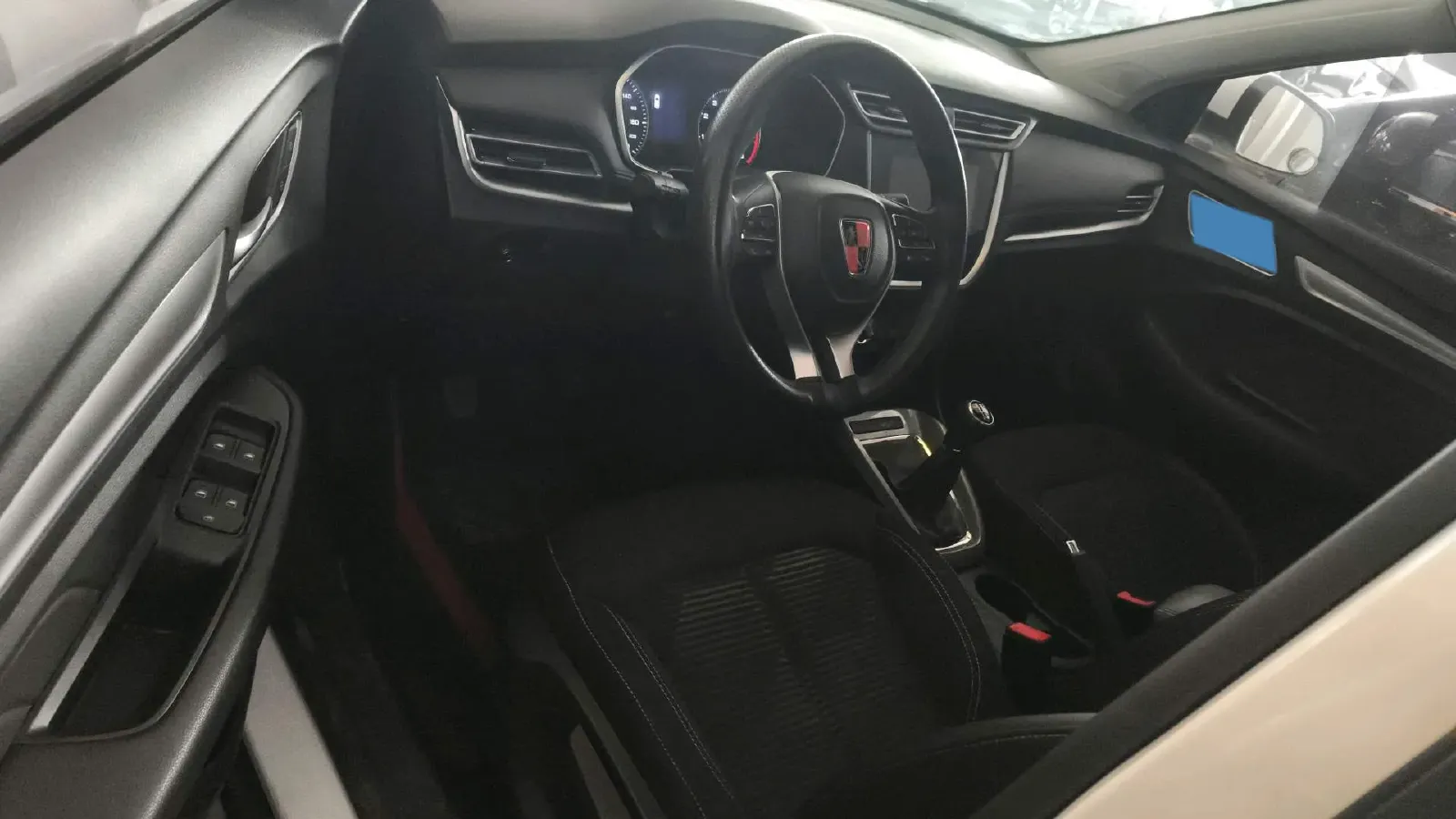 2020 Roewe RX3 1.6L 125HP L4 5MT,autocango,china used car exporter,china ev exporter,chinese used car exporter,chinese used ev exporter