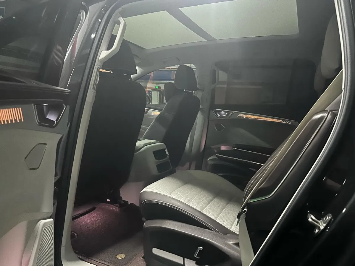 2021 Volkswagen Talagon 2.0T 220HP L4 7DCT,autocango,china used car exporter,china ev exporter,chinese used car exporter,chinese used ev exporter