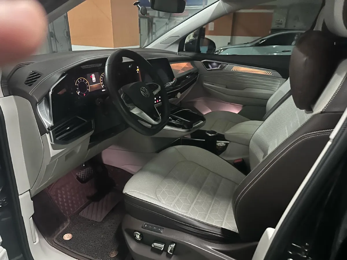 2021 Volkswagen Talagon 2.0T 220HP L4 7DCT,autocango,china used car exporter,china ev exporter,chinese used car exporter,chinese used ev exporter