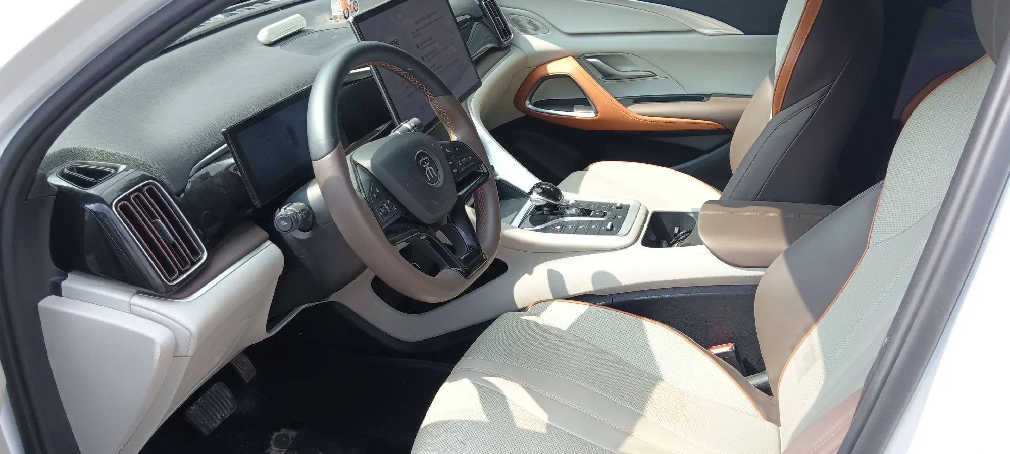 2022 Geely JiaJi 1.5T 177HP L3 7DCT PHEV 15.5KWH,autocango,china used car exporter,china ev exporter,chinese used car exporter,chinese used ev exporter