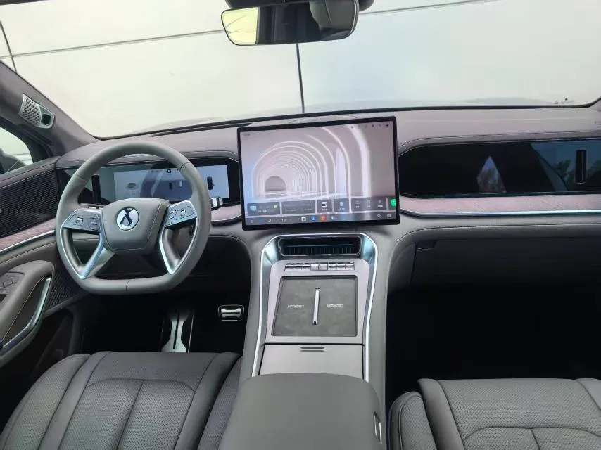 2025 Denza DenzaN9 2.0T 207HP L4 E-CVT PHEV,autocango,china used car exporter,china ev exporter,chinese used car exporter,chinese used ev exporter