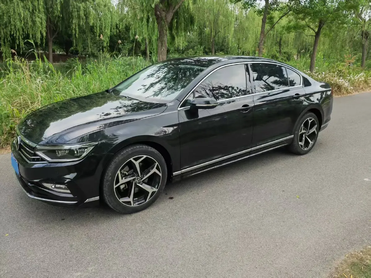 2023 Volkswagen Magotan 2.0T 186HP L4 7DCT,autocango,china used car exporter,china ev exporter,chinese used car exporter,chinese used ev exporter