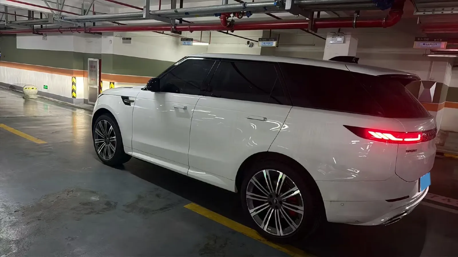 2025 Land Rover Range Rover Sport 3.0T 400HP L6 8AT,autocango,china used car exporter,china ev exporter,chinese used car exporter,chinese used ev exporter