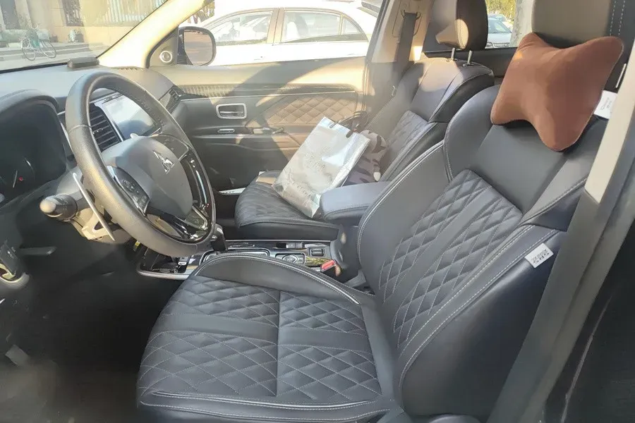 2021 Mitsubishi Outlander 2.4L 192HP L4 CVT,autocango,china used car exporter,china ev exporter,chinese used car exporter,chinese used ev exporter