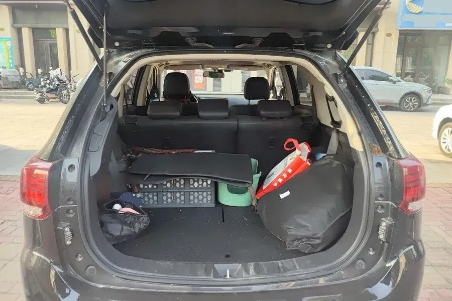 2021 Mitsubishi Outlander 2.4L 192HP L4 CVT,autocango,china used car exporter,china ev exporter,chinese used car exporter,chinese used ev exporter