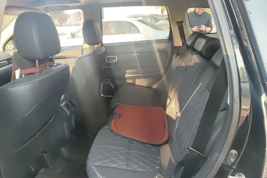 2021 Mitsubishi Outlander 2.4L 192HP L4 CVT,autocango,china used car exporter,china ev exporter,chinese used car exporter,chinese used ev exporter