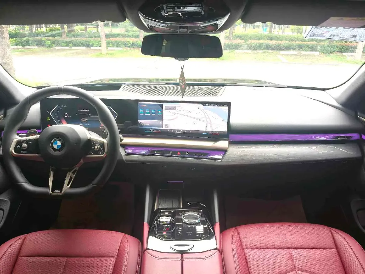 2025 BMW 5 Series 2.0T 258HP L4 8AT,autocango,china used car exporter,china ev exporter,chinese used car exporter,chinese used ev exporter