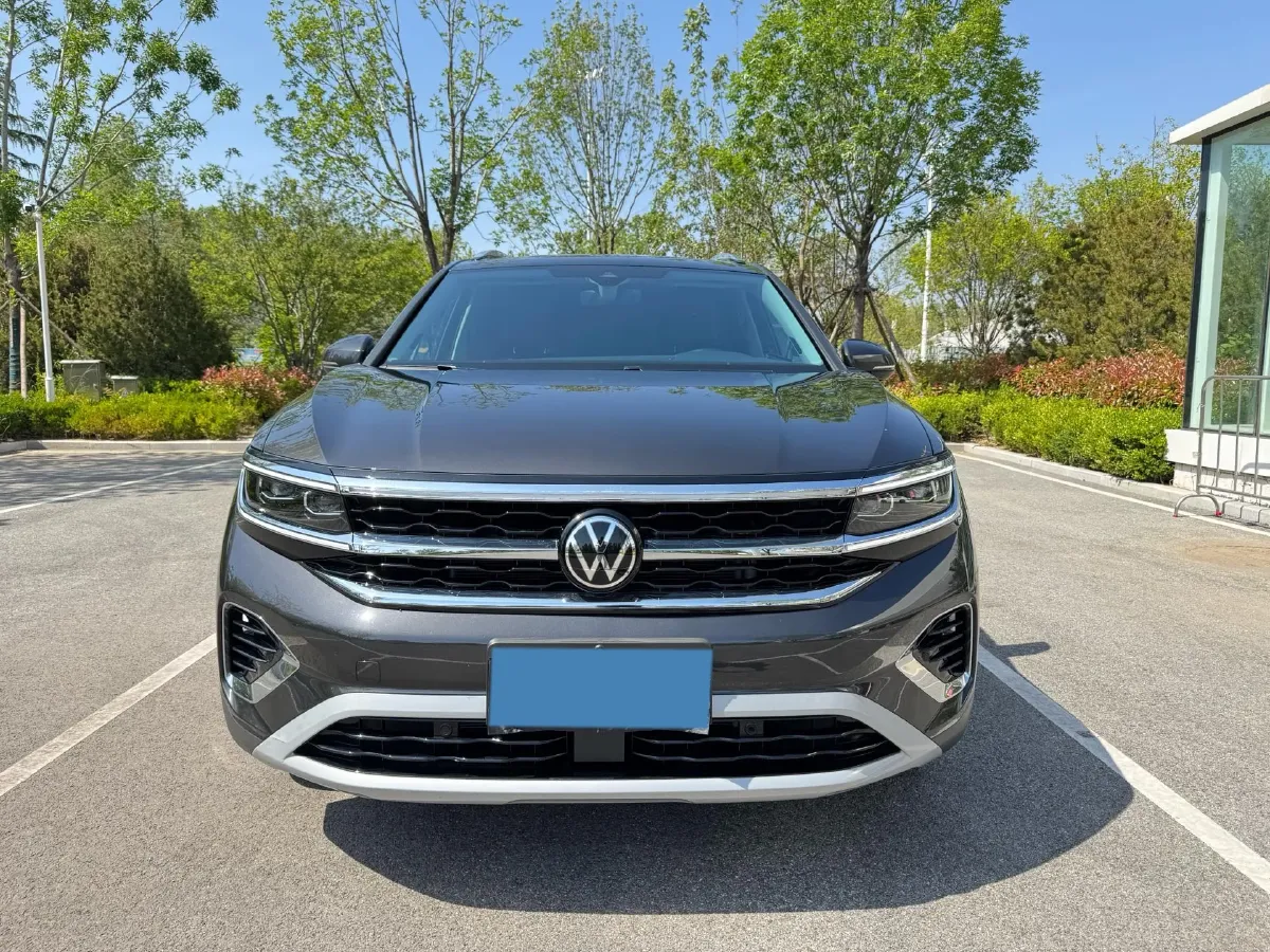 2024 Volkswagen Talagon 2.5T 299HP V6 7DCT,autocango,china used car exporter,china ev exporter,chinese used car exporter,chinese used ev exporter