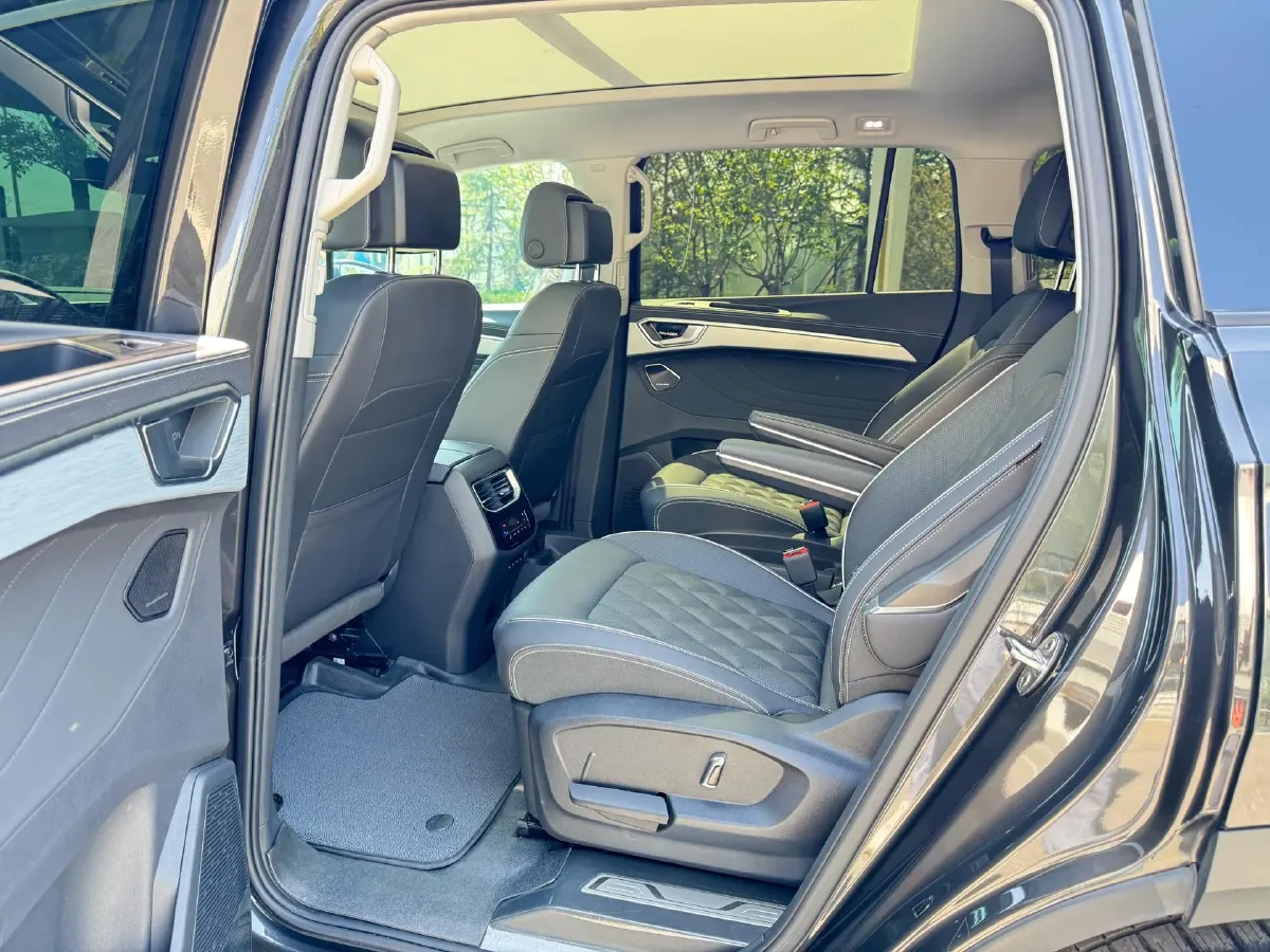 2024 Volkswagen Talagon 2.5T 299HP V6 7DCT,autocango,china used car exporter,china ev exporter,chinese used car exporter,chinese used ev exporter