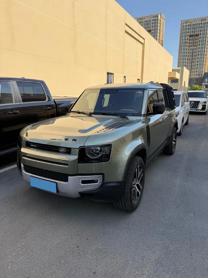 2020 Land Rover Defender 3.0T 400HP L6 8AT,autocango,china used car exporter,china ev exporter,chinese used car exporter,chinese used ev exporter
