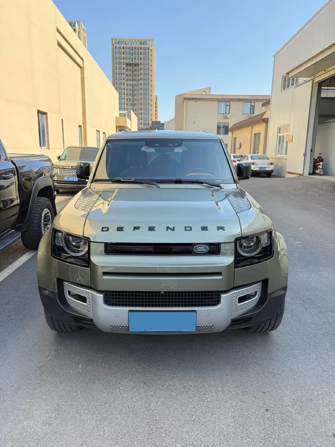 2020 Land Rover Defender 3.0T 400HP L6 8AT,autocango,china used car exporter,china ev exporter,chinese used car exporter,chinese used ev exporter