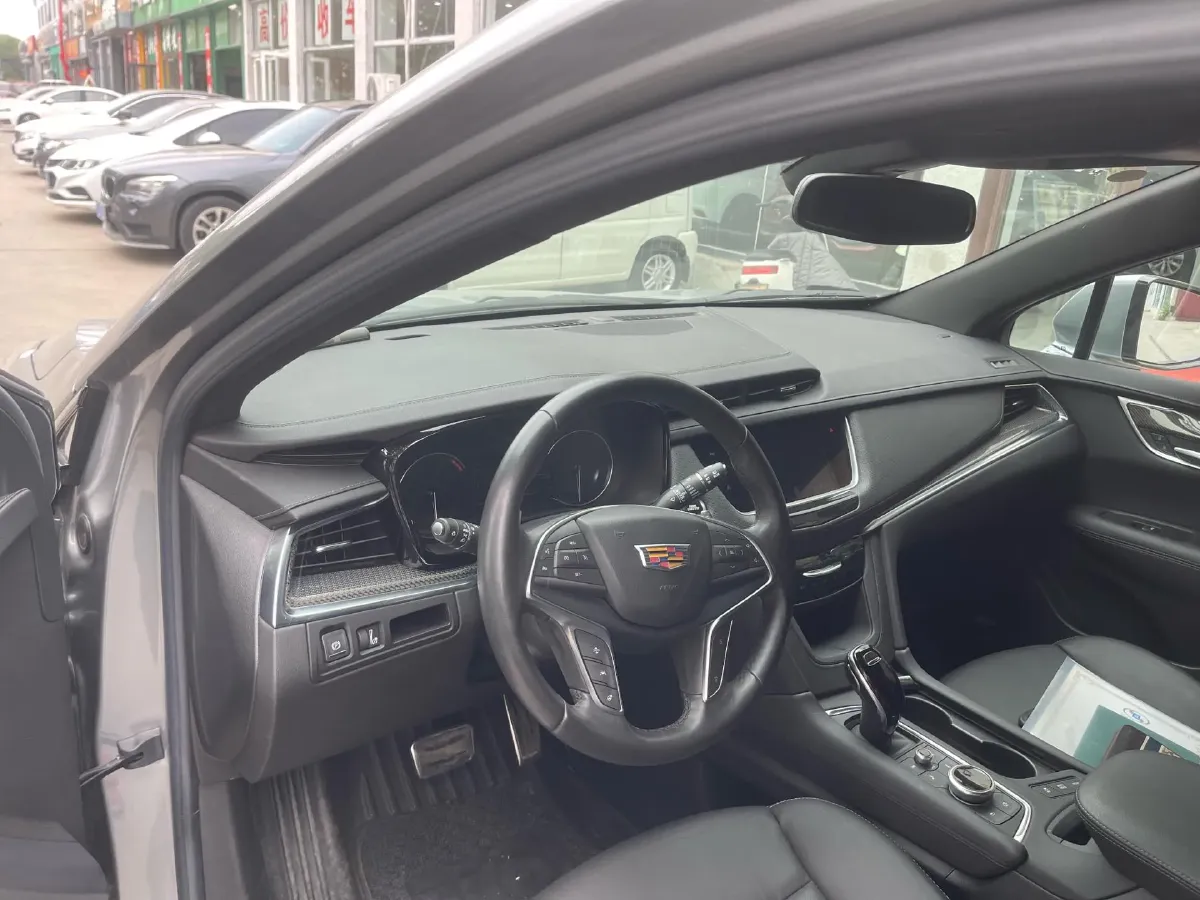 2022 Cadillac XT5 2.0T 237HP L4 9AT,autocango,china used car exporter,china ev exporter,chinese used car exporter,chinese used ev exporter