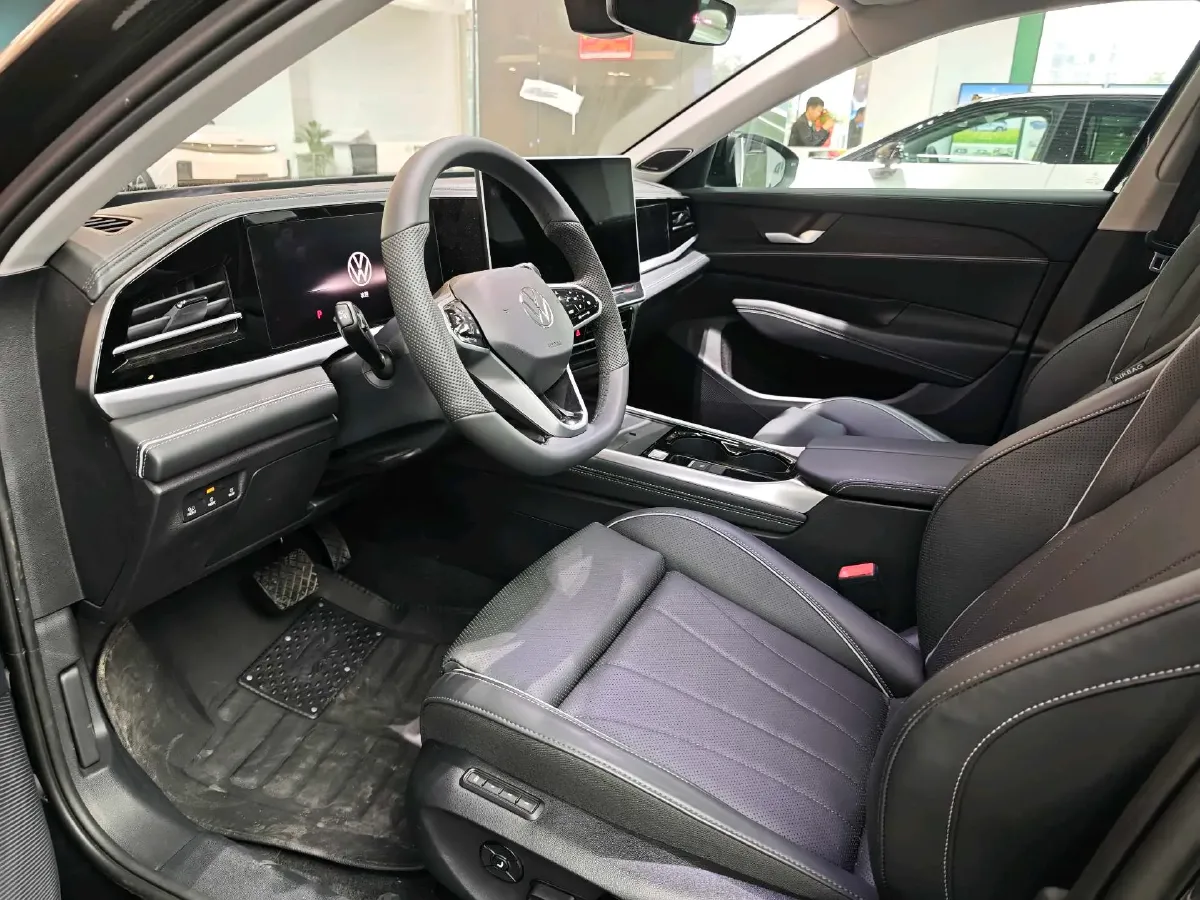 2026 Volkswagen Passat 2.0T 220HP L4 7DCT,autocango,china used car exporter,china ev exporter,chinese used car exporter,chinese used ev exporter