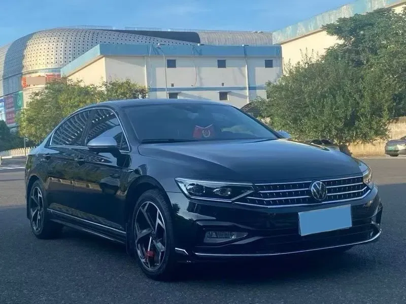 2023 Volkswagen Magotan 2.0T 186HP L4 7DCT,autocango,china used car exporter,china ev exporter,chinese used car exporter,chinese used ev exporter