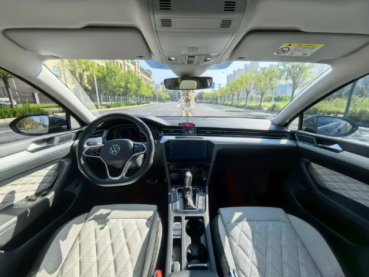 2023 Volkswagen Magotan 2.0T 186HP L4 7DCT,autocango,china used car exporter,china ev exporter,chinese used car exporter,chinese used ev exporter