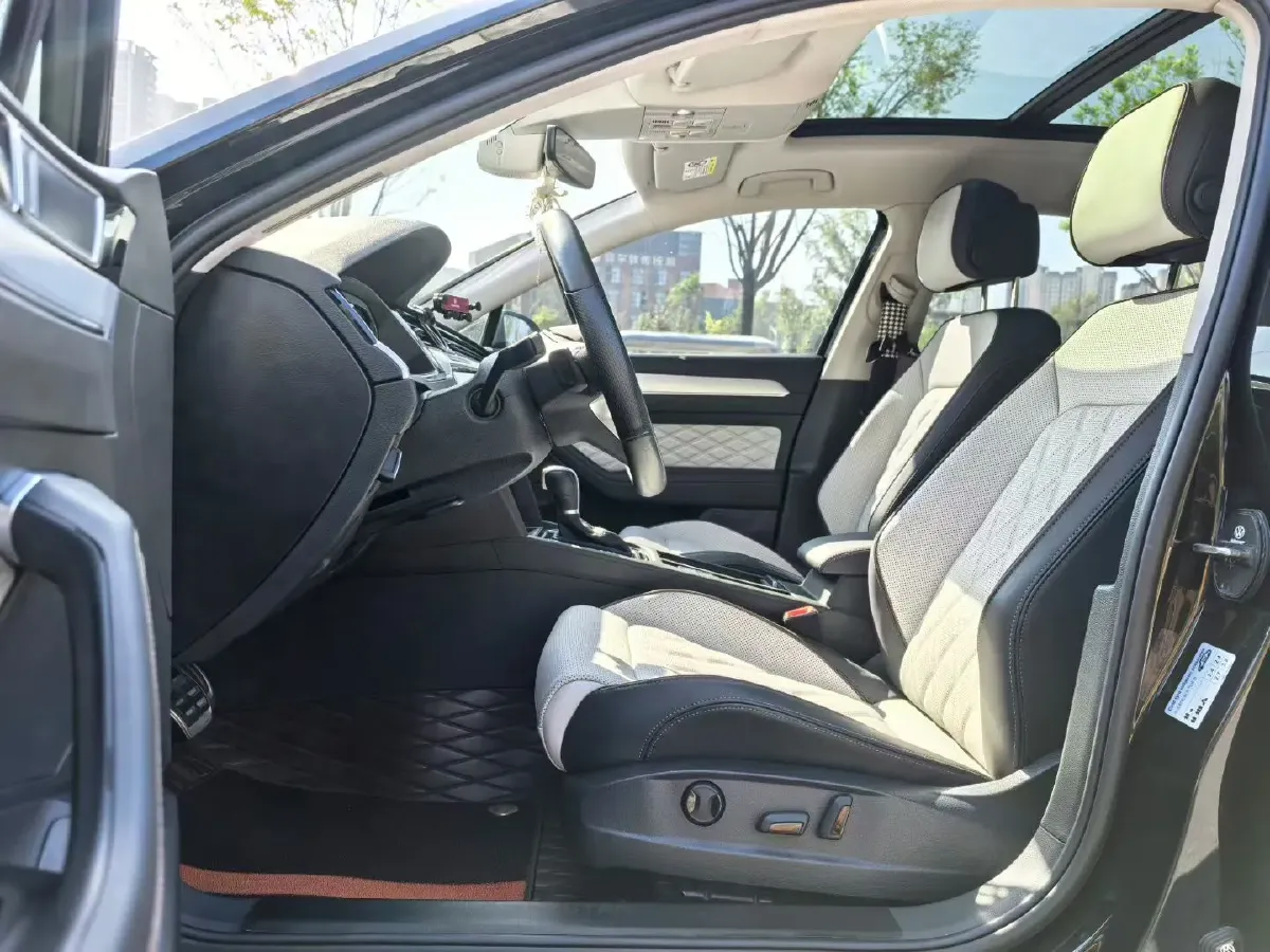 2023 Volkswagen Magotan 2.0T 186HP L4 7DCT,autocango,china used car exporter,china ev exporter,chinese used car exporter,chinese used ev exporter
