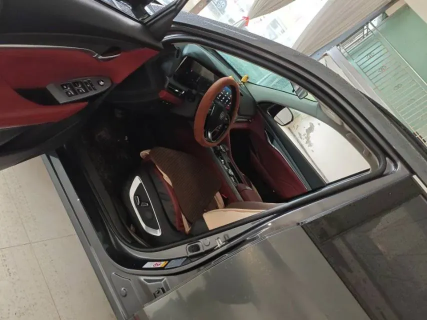 2021 ChangAn CS75 Plus 2.0T 233HP L4 8AT,autocango,china used car exporter,china ev exporter,chinese used car exporter,chinese used ev exporter