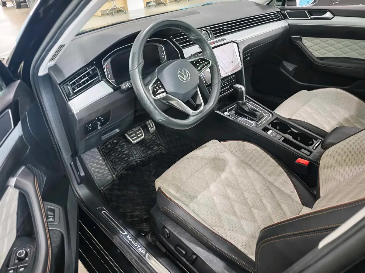 2023 Volkswagen Magotan 2.0T 186HP L4 7DCT,autocango,china used car exporter,china ev exporter,chinese used car exporter,chinese used ev exporter