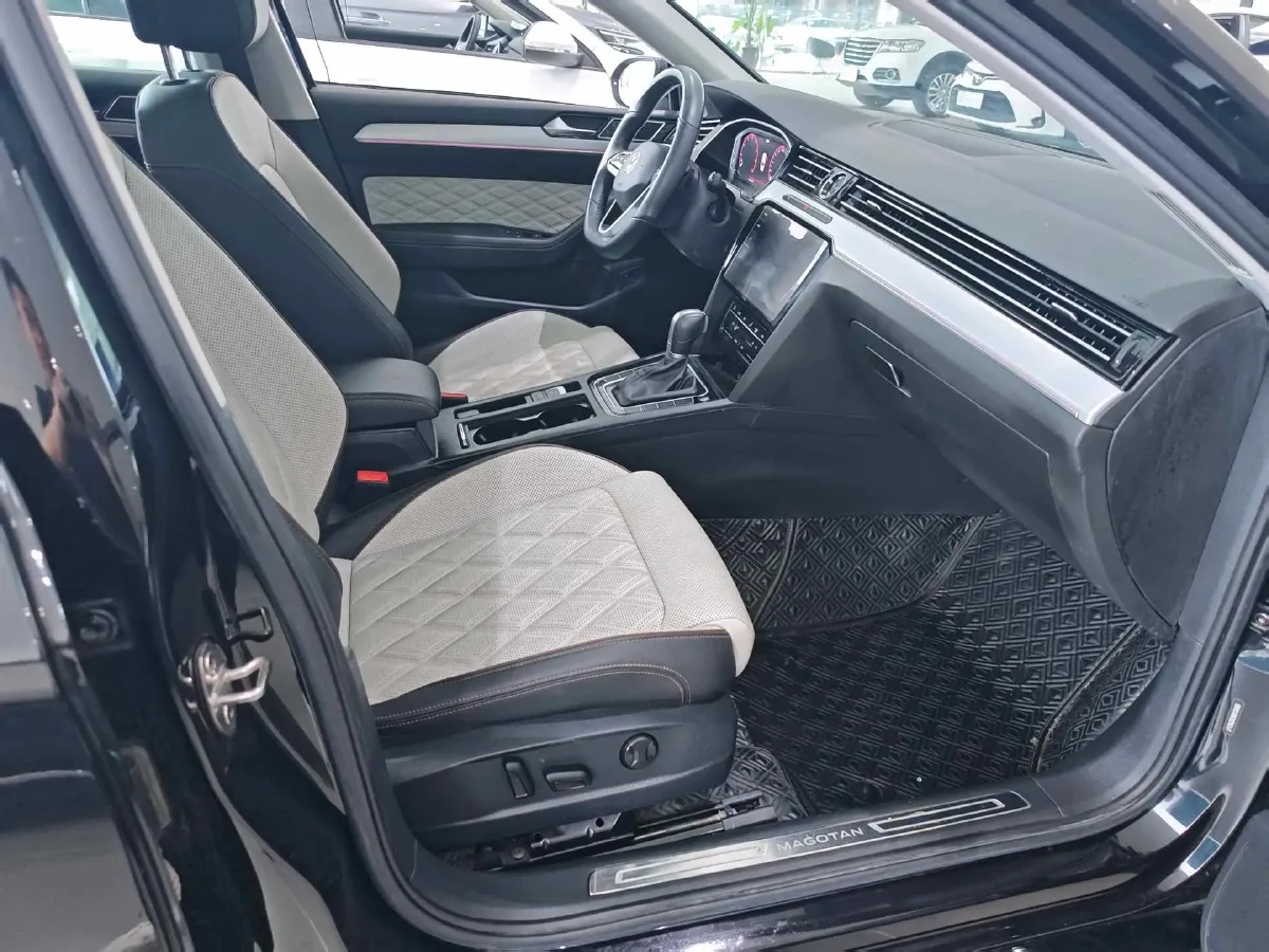 2023 Volkswagen Magotan 2.0T 186HP L4 7DCT,autocango,china used car exporter,china ev exporter,chinese used car exporter,chinese used ev exporter