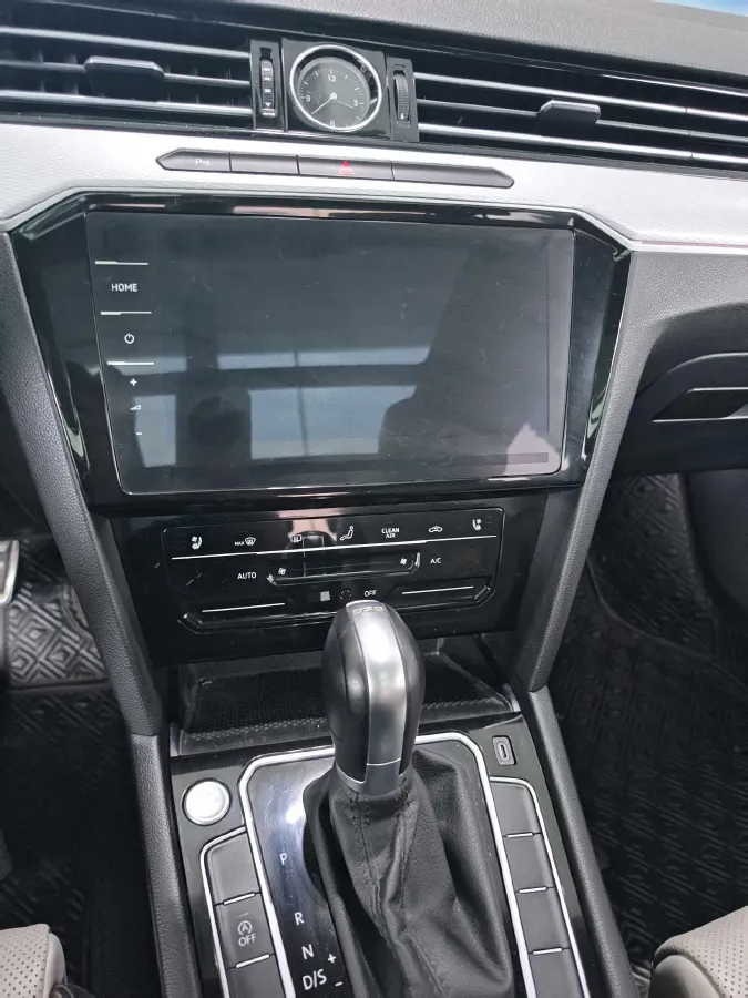 2023 Volkswagen Magotan 2.0T 186HP L4 7DCT,autocango,china used car exporter,china ev exporter,chinese used car exporter,chinese used ev exporter