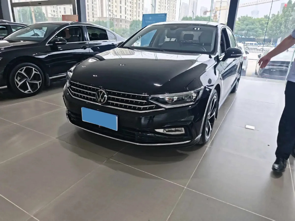 2023 Volkswagen Magotan 2.0T 186HP L4 7DCT,autocango,china used car exporter,china ev exporter,chinese used car exporter,chinese used ev exporter
