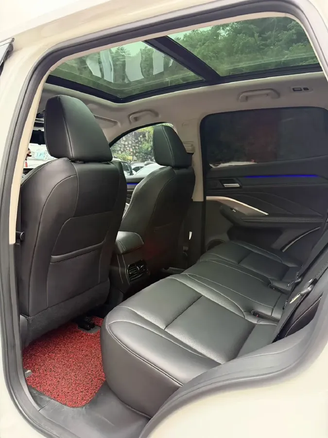 2021 WEY VV6 2.0T 227HP L4 7DCT,autocango,china used car exporter,china ev exporter,chinese used car exporter,chinese used ev exporter