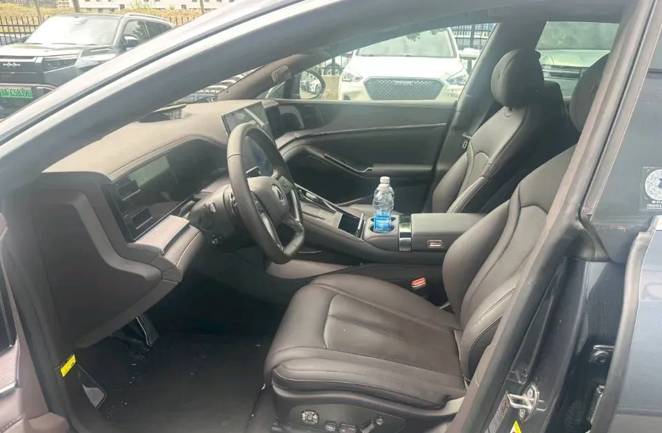 2024 Denza DenzaZ9 2.0T 207HP L4 E-CVT PHEV 38.5KWH,autocango,china used car exporter,china ev exporter,chinese used car exporter,chinese used ev exporter