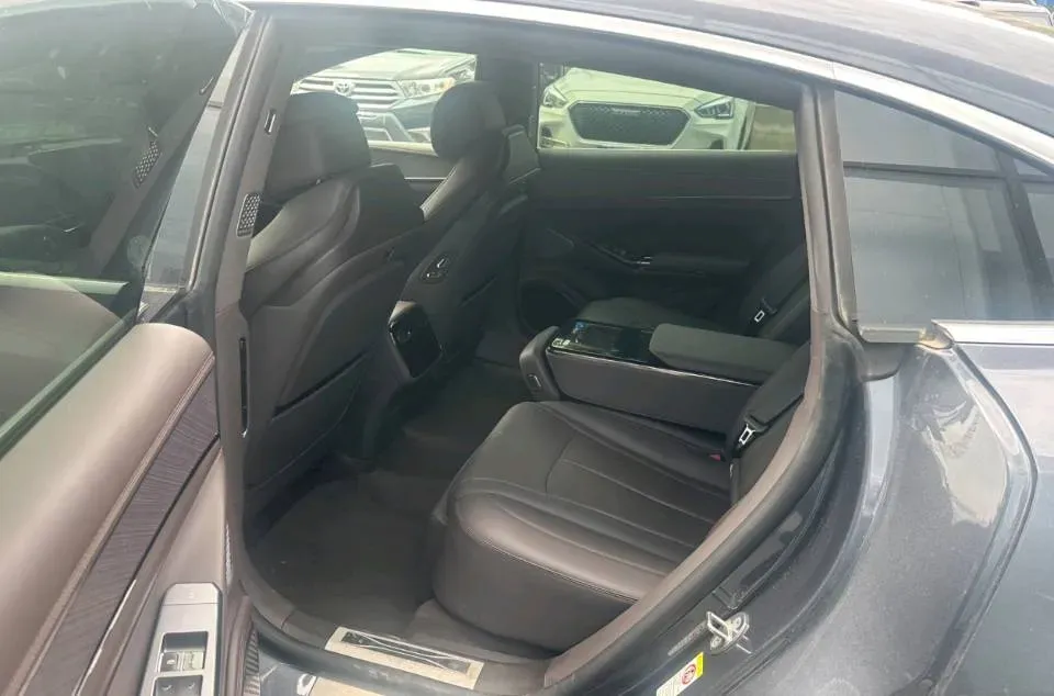 2024 Denza DenzaZ9 2.0T 207HP L4 E-CVT PHEV 38.5KWH,autocango,china used car exporter,china ev exporter,chinese used car exporter,chinese used ev exporter
