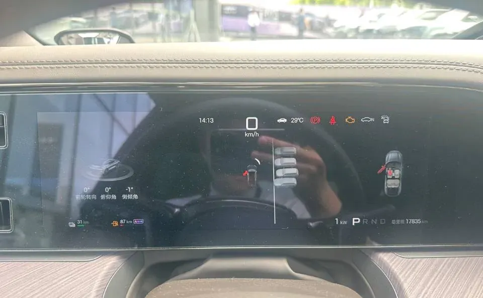 2024 Denza DenzaZ9 2.0T 207HP L4 E-CVT PHEV 38.5KWH,autocango,china used car exporter,china ev exporter,chinese used car exporter,chinese used ev exporter