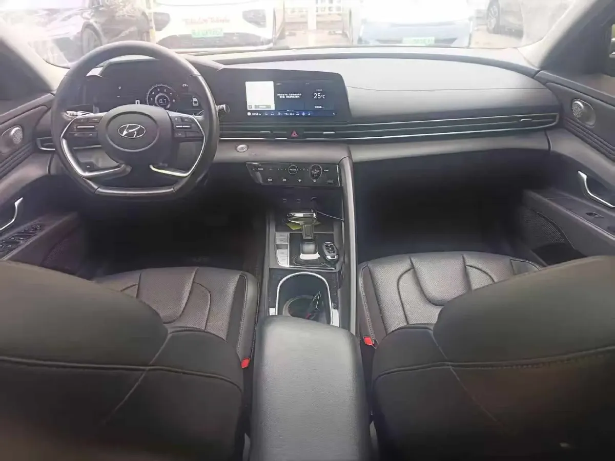 2021 Hyundai Elantra 1.5L 115HP L4 CVT,autocango,china used car exporter,china ev exporter,chinese used car exporter,chinese used ev exporter