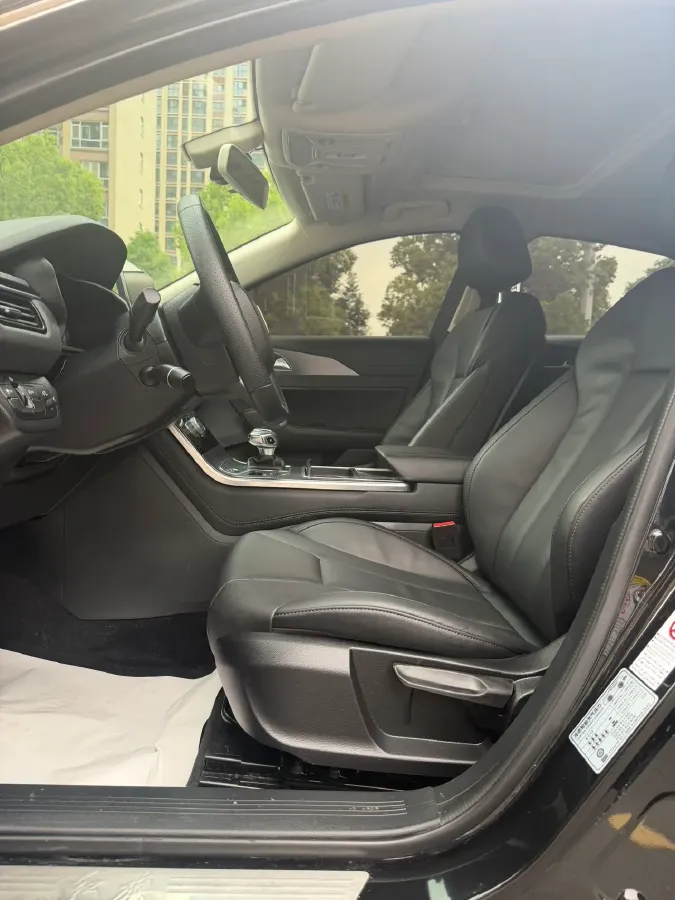 2022 HongQi H5 1.5T 169HP L4 7DCT,autocango,china used car exporter,china ev exporter,chinese used car exporter,chinese used ev exporter