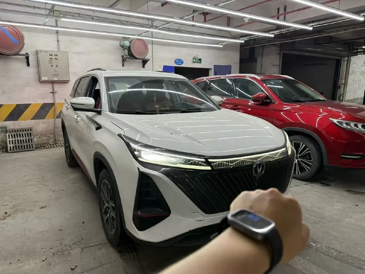 2022 ChangAn CS75 Plus 1.5T 178HP L4 6AT,autocango,china used car exporter,china ev exporter,chinese used car exporter,chinese used ev exporter