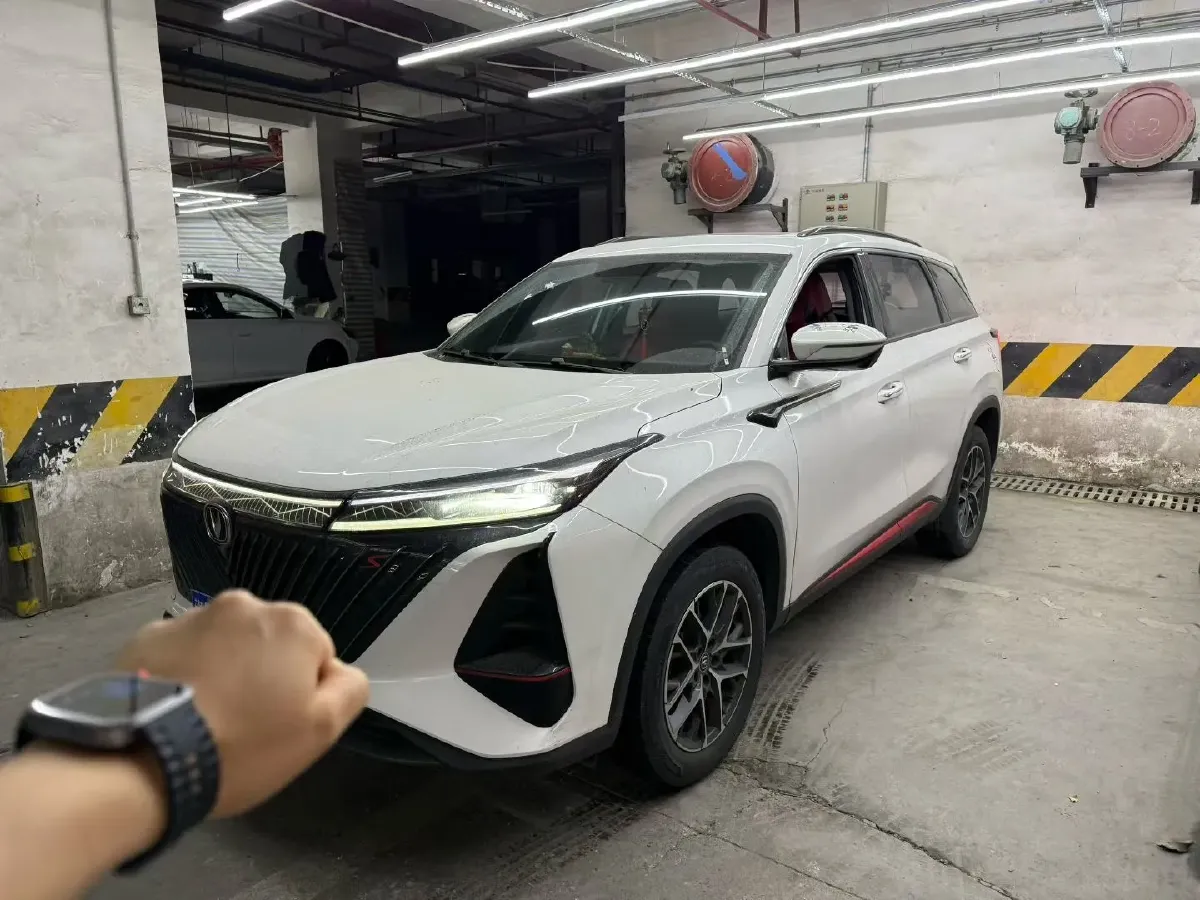 2022 ChangAn CS75 Plus 1.5T 178HP L4 6AT,autocango,china used car exporter,china ev exporter,chinese used car exporter,chinese used ev exporter