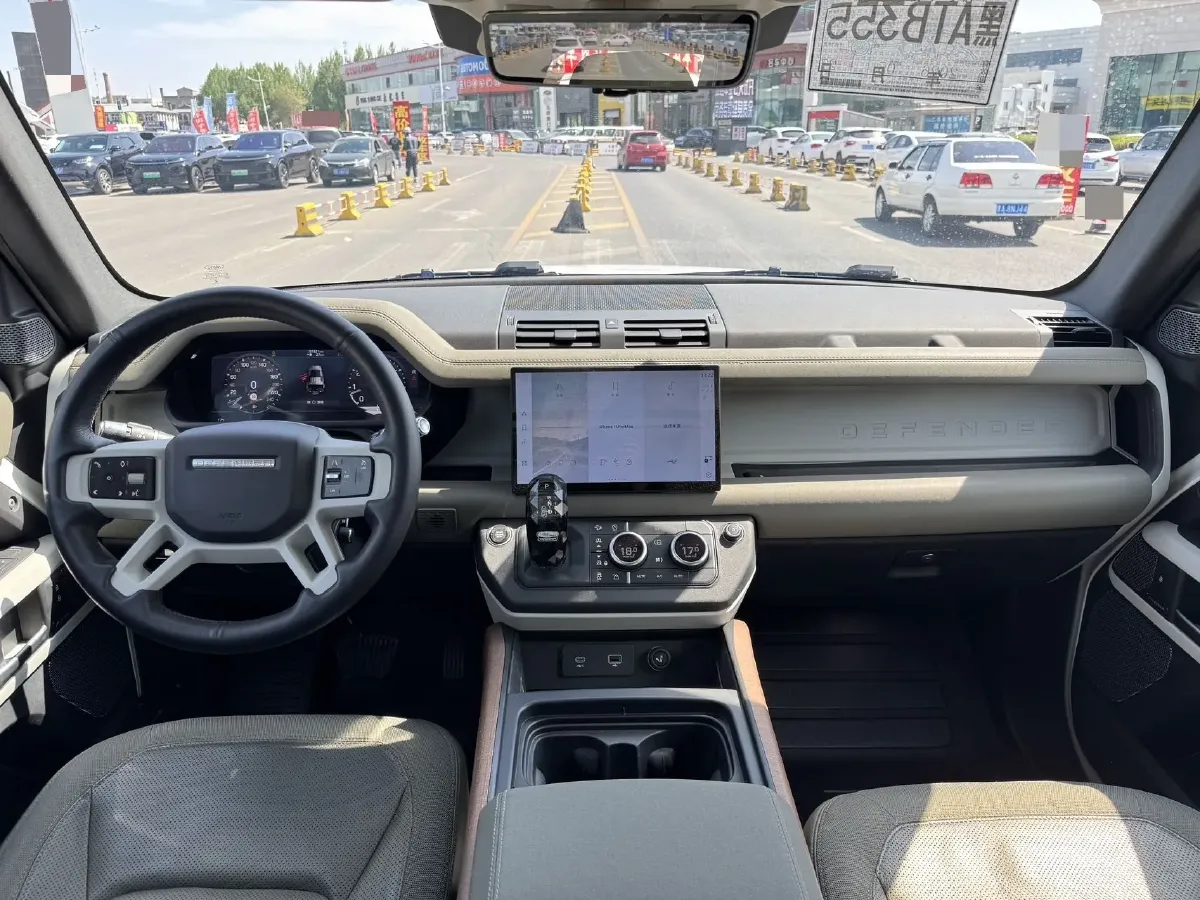 2021 Land Rover Defender 3.0T 400HP L6 8AT,autocango,china used car exporter,china ev exporter,chinese used car exporter,chinese used ev exporter
