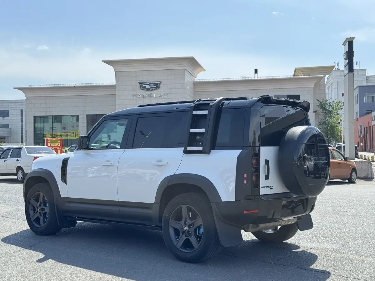 2021 Land Rover Defender 3.0T 400HP L6 8AT,autocango,china used car exporter,china ev exporter,chinese used car exporter,chinese used ev exporter
