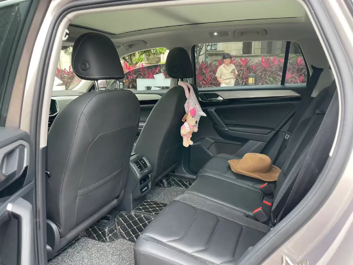 2019 Jeep Cherokee 2.0T 234HP L4 9AT,autocango,china used car exporter,china ev exporter,chinese used car exporter,chinese used ev exporter