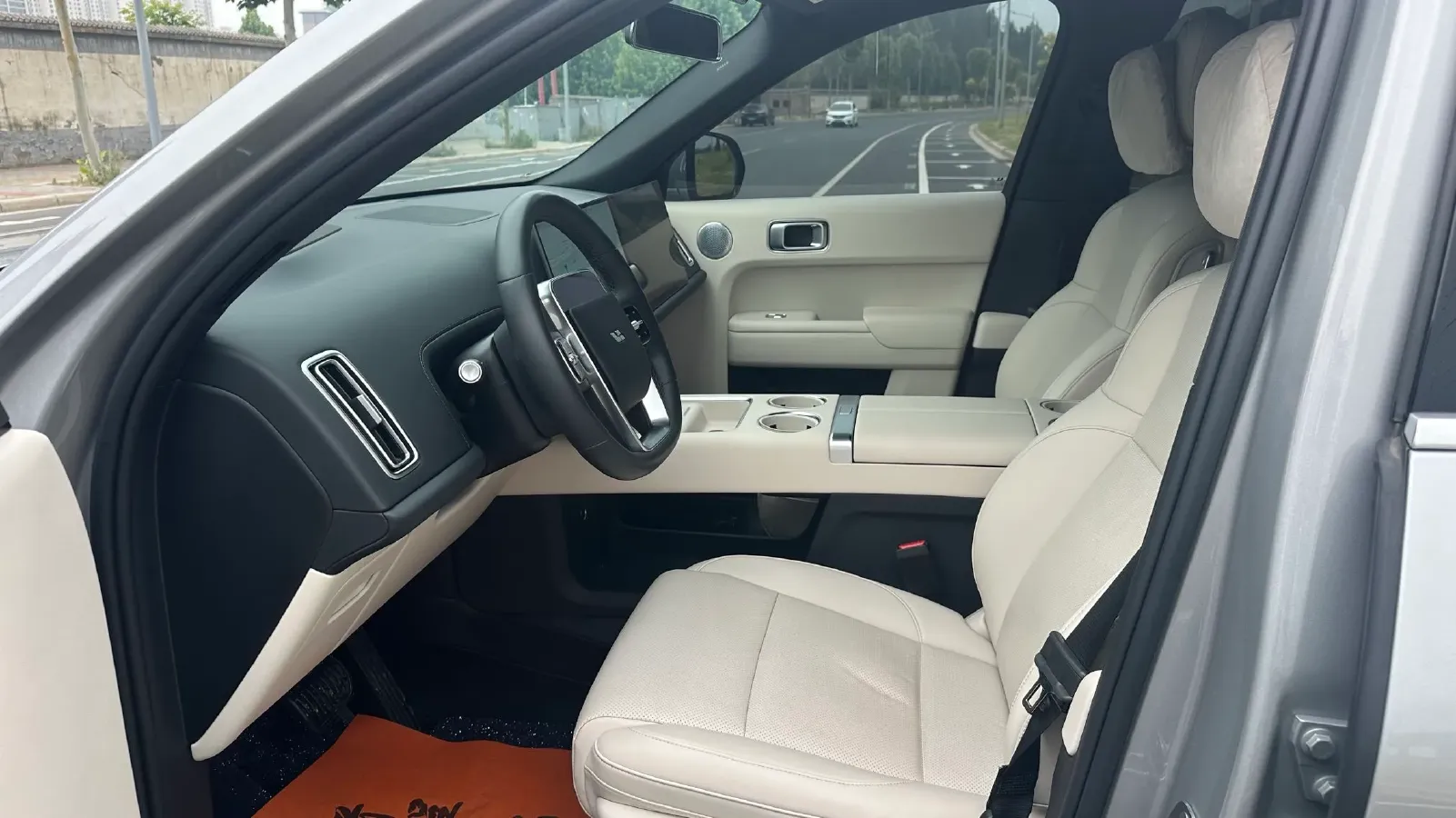 2024 Li L9 Range Extended 154HP REEV 52.3KWH,autocango,china used car exporter,china ev exporter,chinese used car exporter,chinese used ev exporter