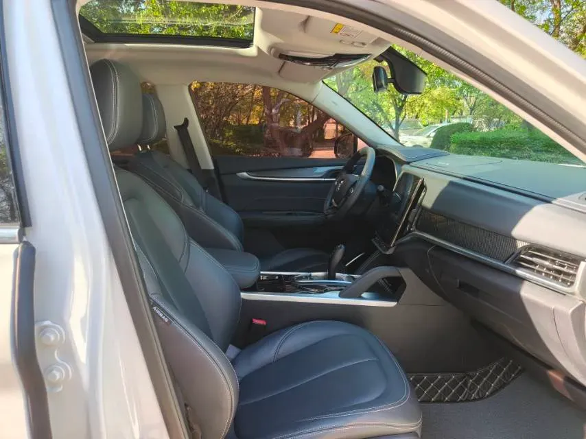2018 Brilliance Auto V7 1.6T 204HP L4 7DCT,autocango,china used car exporter,china ev exporter,chinese used car exporter,chinese used ev exporter