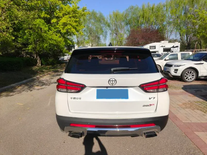 2018 Brilliance Auto V7 1.6T 204HP L4 7DCT,autocango,china used car exporter,china ev exporter,chinese used car exporter,chinese used ev exporter