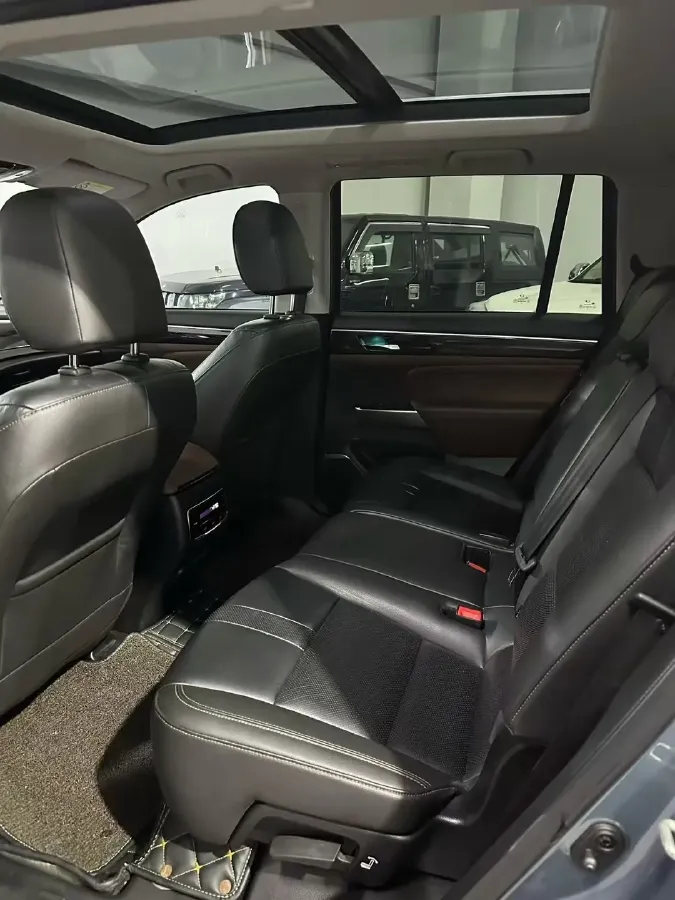 2017 GAC Trumpchi GS8 2.0T 201HP L4 6AT,autocango,china used car exporter,china ev exporter,chinese used car exporter,chinese used ev exporter