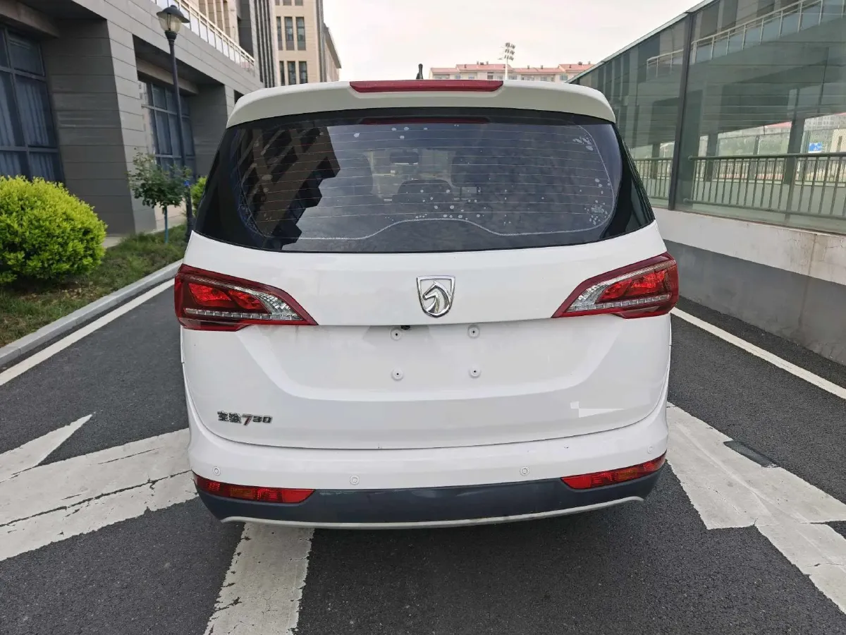 2019 BaoJun 730 1.5L 105HP L4 6MT,autocango,china used car exporter,china ev exporter,chinese used car exporter,chinese used ev exporter