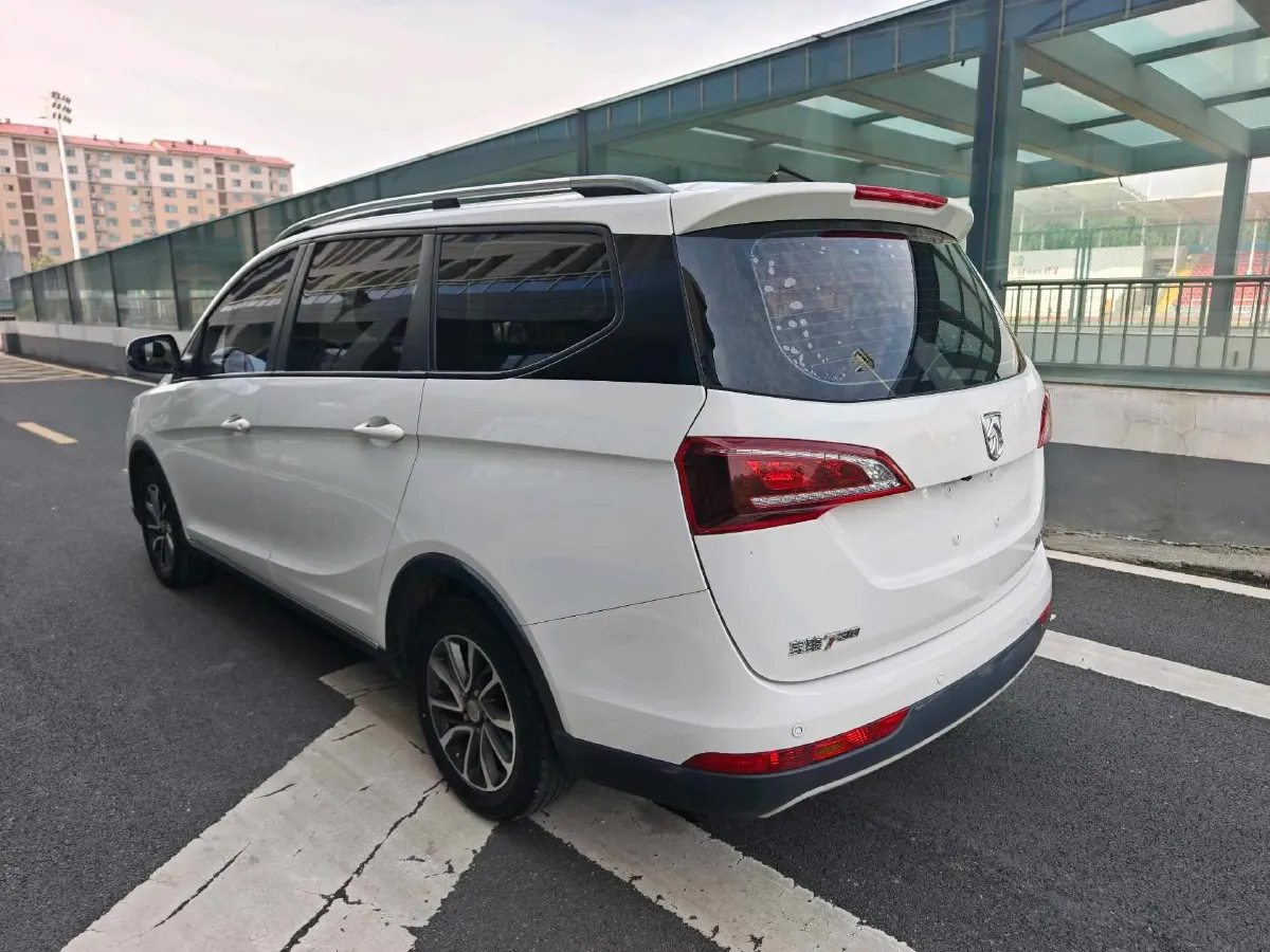 2019 BaoJun 730 1.5L 105HP L4 6MT,autocango,china used car exporter,china ev exporter,chinese used car exporter,chinese used ev exporter