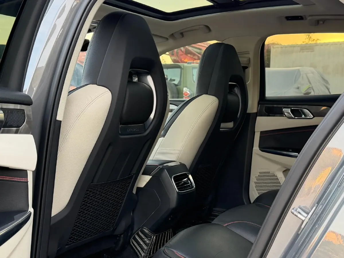 2018 Toyota C-HR 2.0L 171HP L4 CVT,autocango,china used car exporter,china ev exporter,chinese used car exporter,chinese used ev exporter