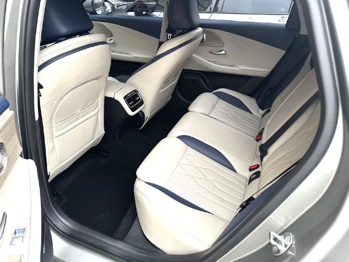 2022 Chery Arrizo 8 1.6T 197HP L4 7DCT,autocango,china used car exporter,china ev exporter,chinese used car exporter,chinese used ev exporter