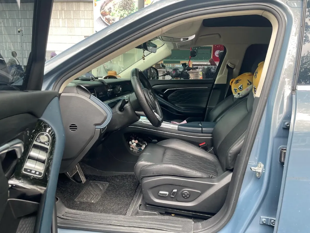 2021 Voyah FREE Range Extended 109HP REEV 33KWH,autocango,china used car exporter,china ev exporter,chinese used car exporter,chinese used ev exporter