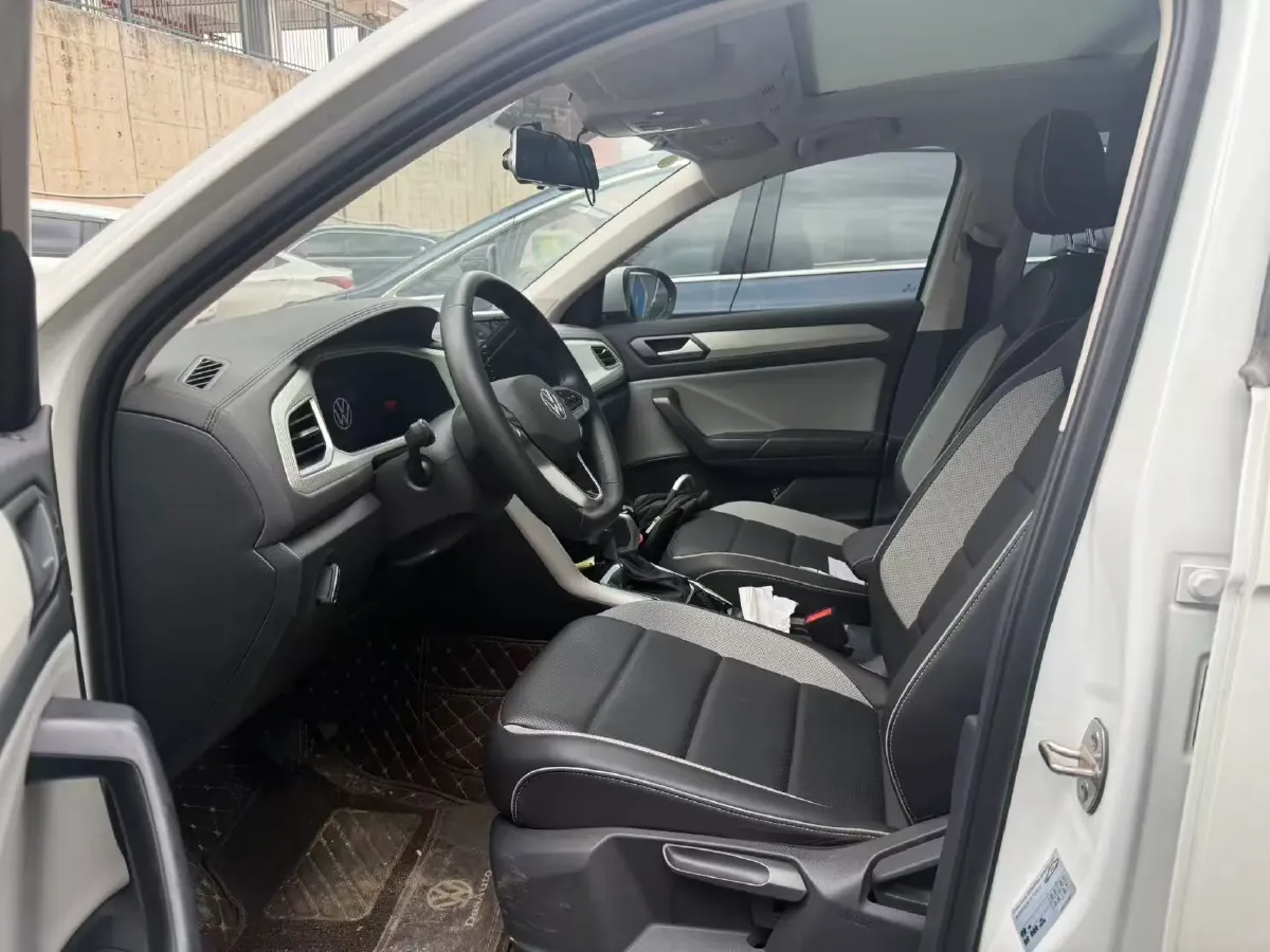 2024 Volkswagen T-Roc 1.4T 150HP L4 7DCT,autocango,china used car exporter,china ev exporter,chinese used car exporter,chinese used ev exporter